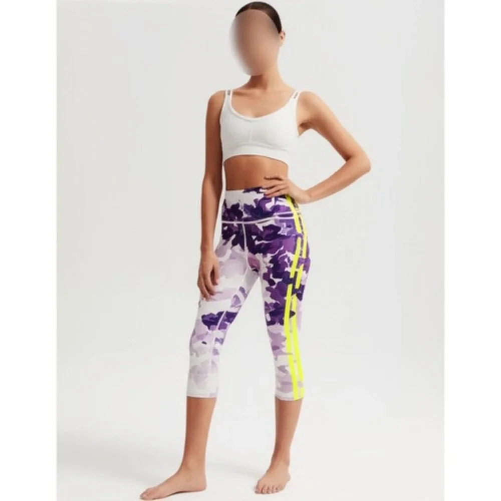 Peloton WITH Leggings Womens fits Size 6‎ Purple Camouflage High Rise Capri